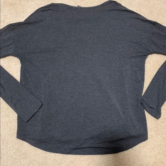 Women’s Express Long Sleeved Top NWT - Picture 2 of 4